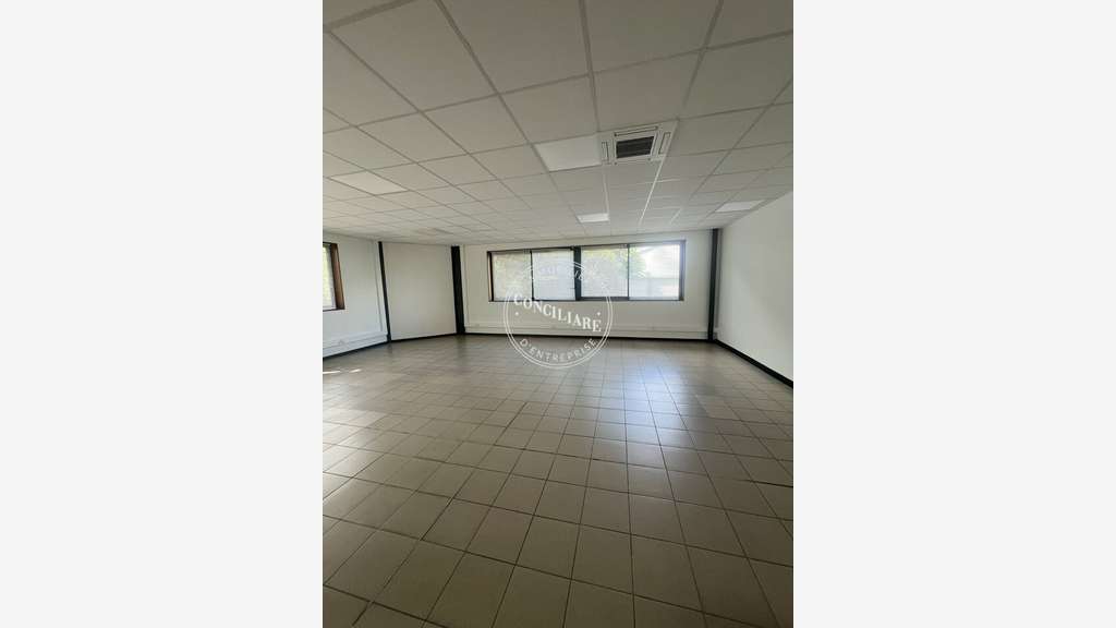 Loue bureaux 258m² excellent état à Tournefeuille