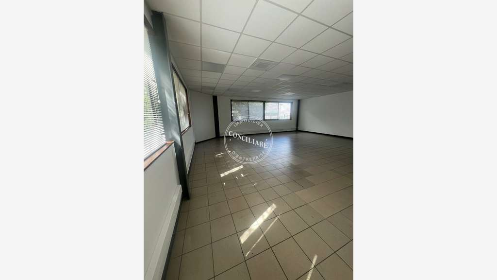 Loue bureaux 258m² excellent état à Tournefeuille