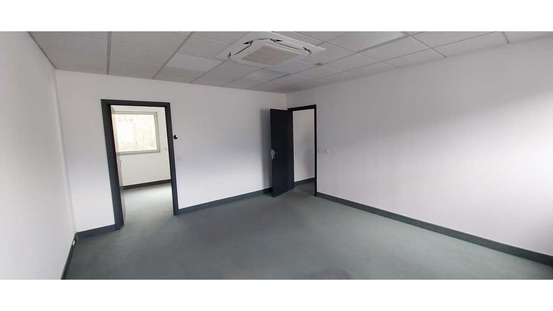 Locations bureaux 300m² proche  Albertville