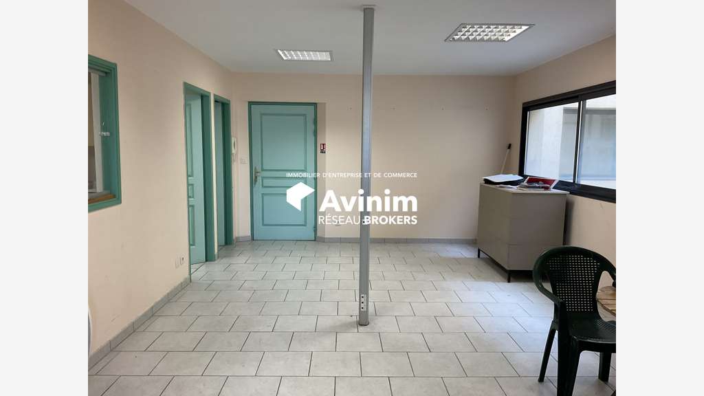 A louer bureau R+1 de 68m² à Tourrettes