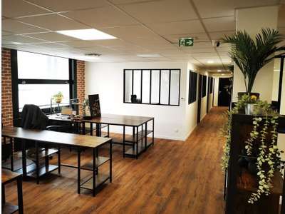Loue espace coworking et bureaux privés à Tours