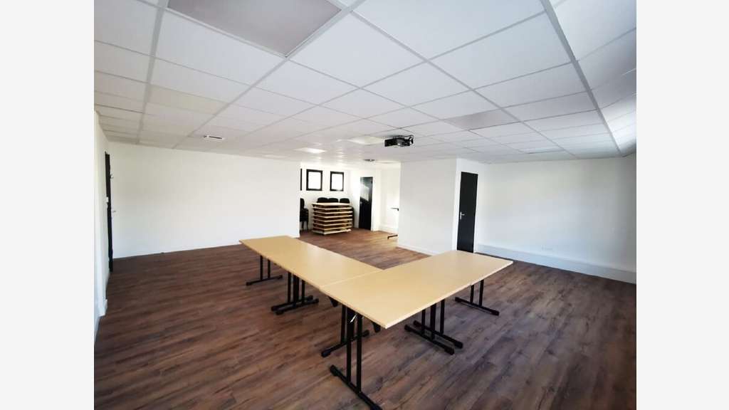 À louer – Espace de coworking et bureaux privés de