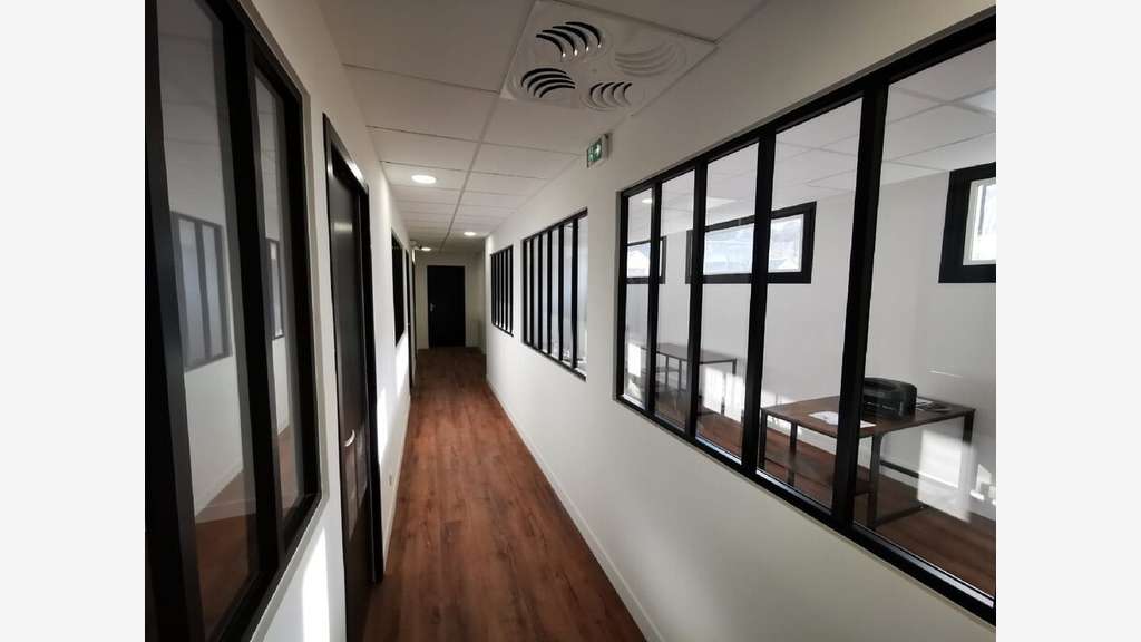 À louer – Espace de coworking et bureaux privés de
