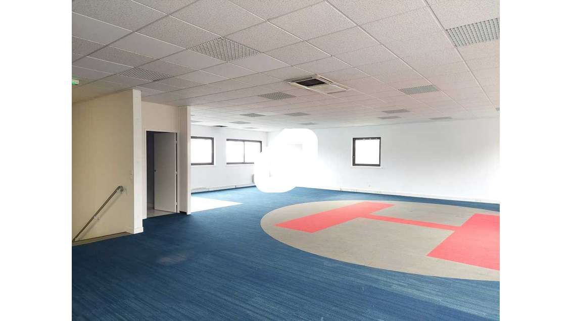 A louer Bureaux 197m² Toussus le noble