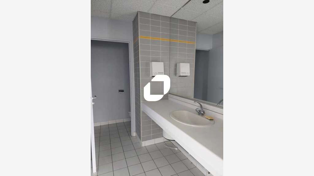 A louer Bureaux 197m² Toussus le noble