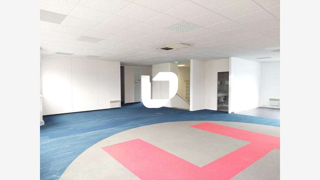 A louer Bureaux 197m² Toussus le noble