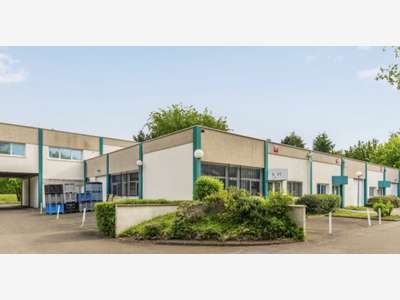 Bureaux rénovés 148m² à louer à Trappes N10/N12