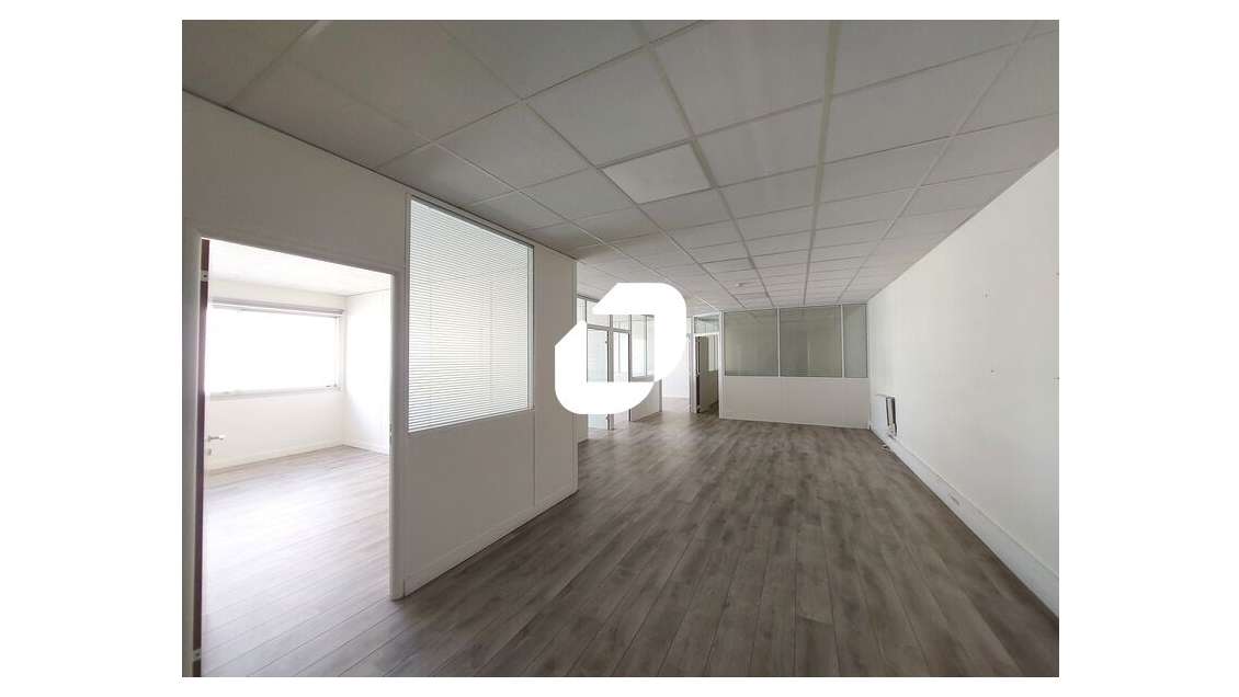 A louer Bureaux 125m² Trappes