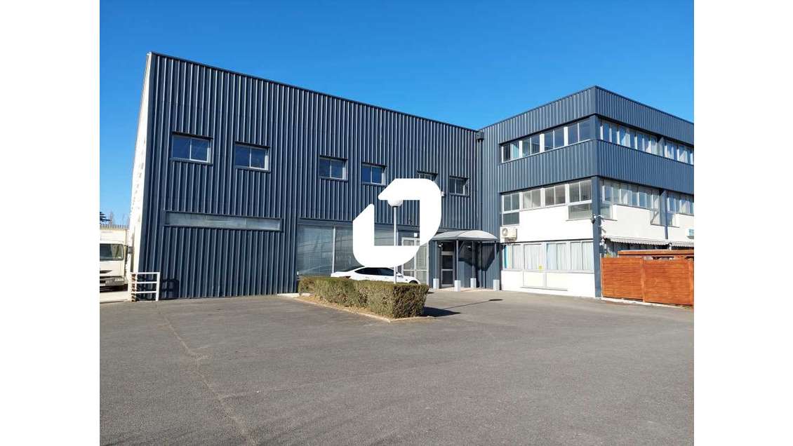 A louer Bureaux 96m² Trappes