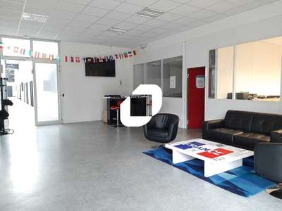 A louer Bureaux 576m² Trappes