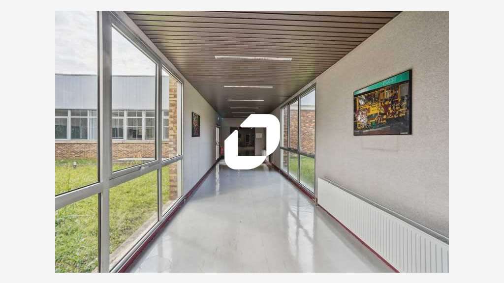 A louer Bureaux 576m² Trappes
