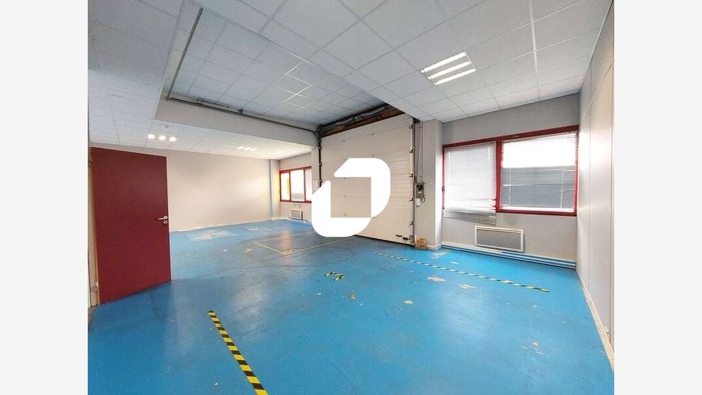 A louer Bureaux 358m² Trappes