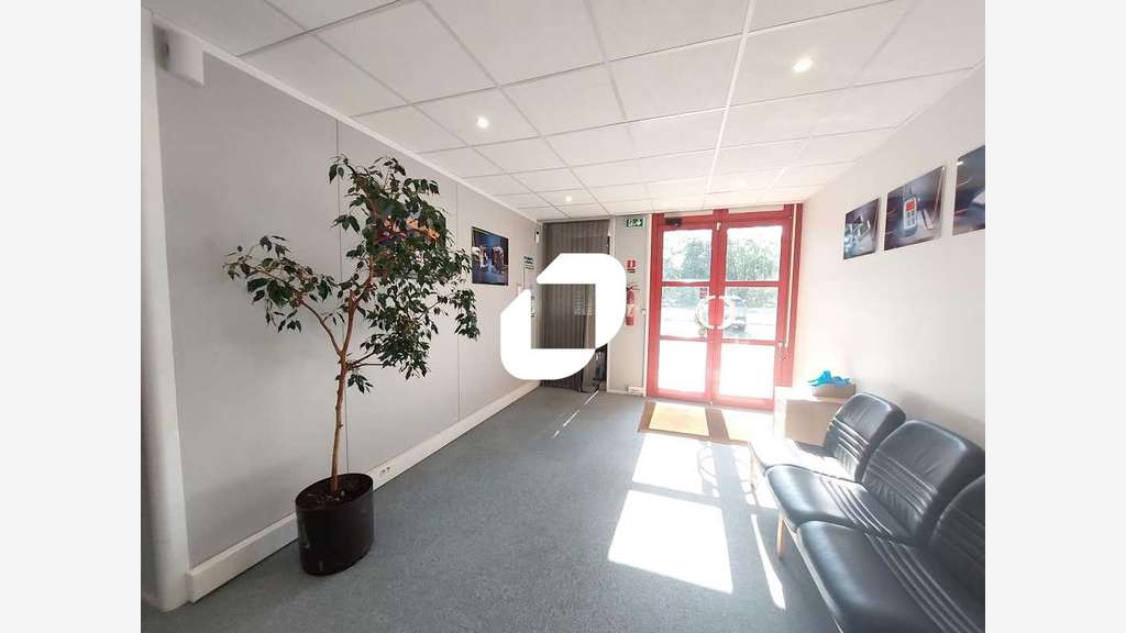 A louer Bureaux 358m² Trappes
