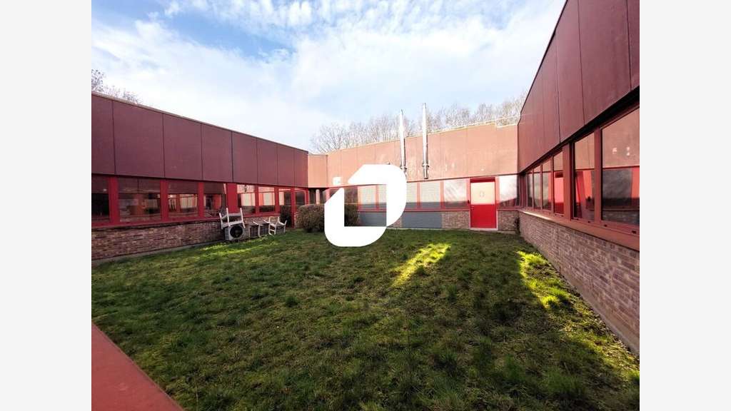 A louer Bureaux 358m² Trappes