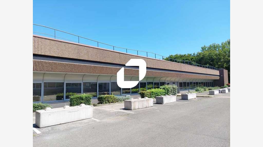 A louer Bureaux 787m² Trappes