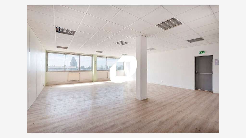 A louer Bureaux 502m² Trappes