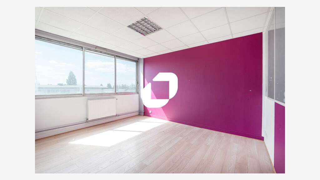 A louer Bureaux 502m² Trappes