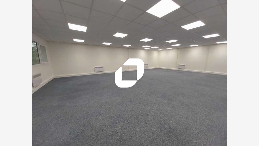 A louer Bureaux 148m² Trappes