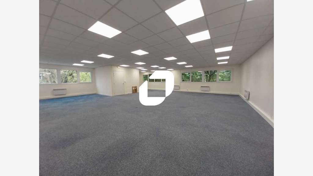 A louer Bureaux 148m² Trappes