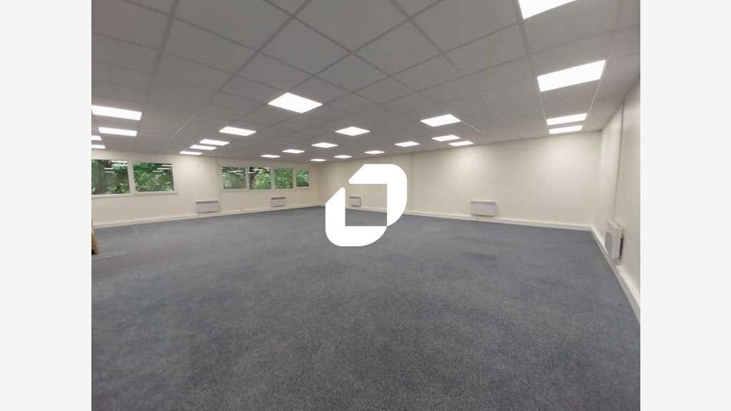 A louer Bureaux 148m² Trappes