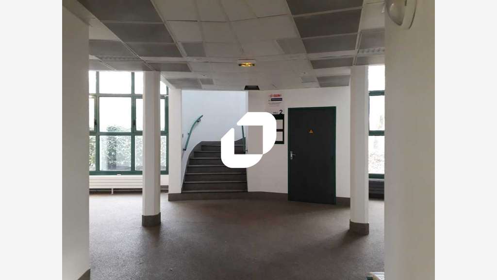 A louer Bureaux 412m² Trappes