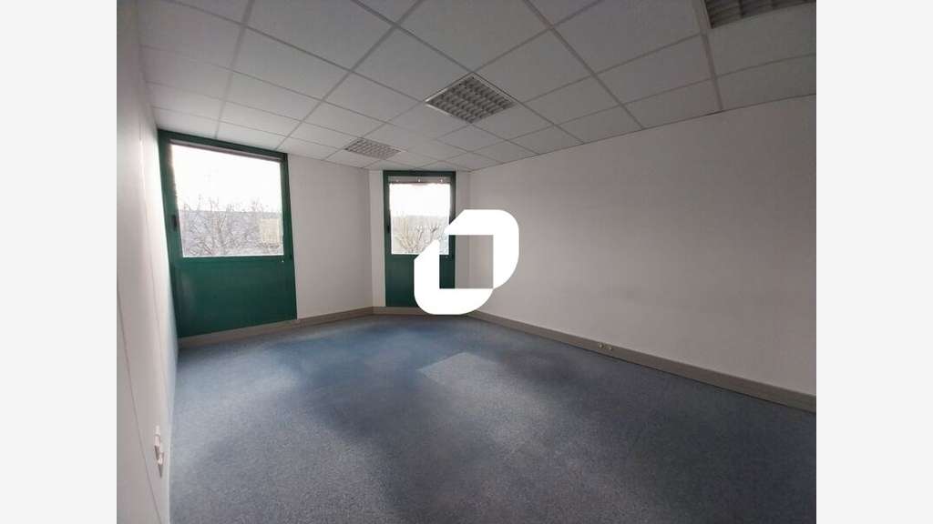 A louer Bureaux 412m² Trappes