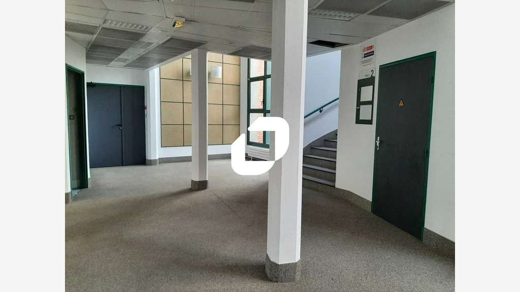 A louer Bureaux 412m² Trappes
