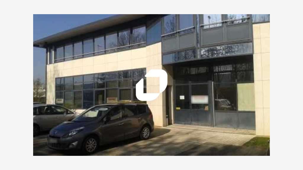 A louer Bureaux 1333m² Trappes