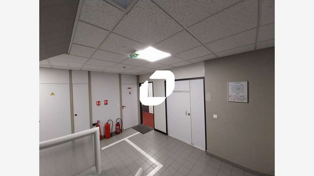 A louer Bureaux 110m² Trappes