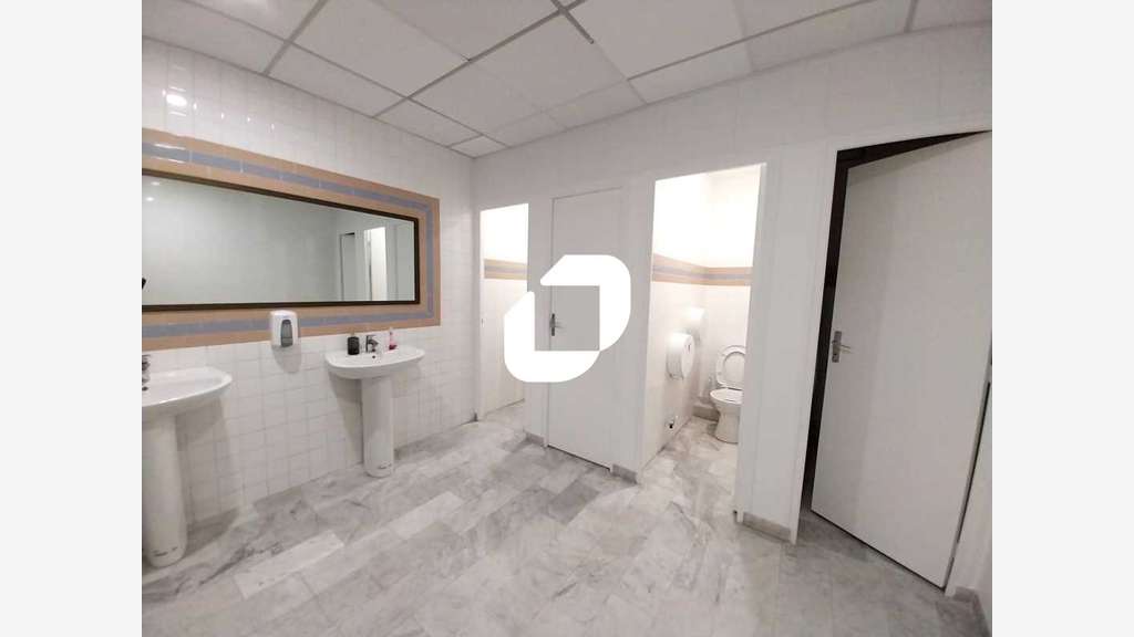 A louer Bureaux 96m² Trappes