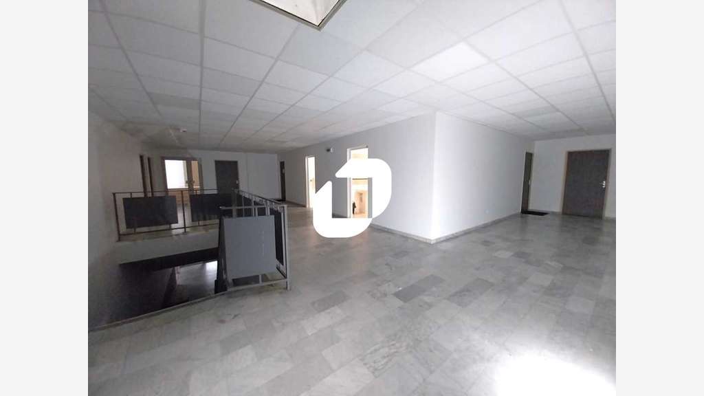 A louer Bureaux 96m² Trappes