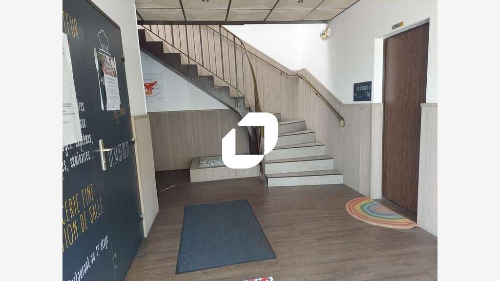 A louer Bureaux 125m² Trappes
