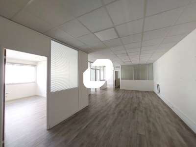 A louer Bureaux 125m² Trappes