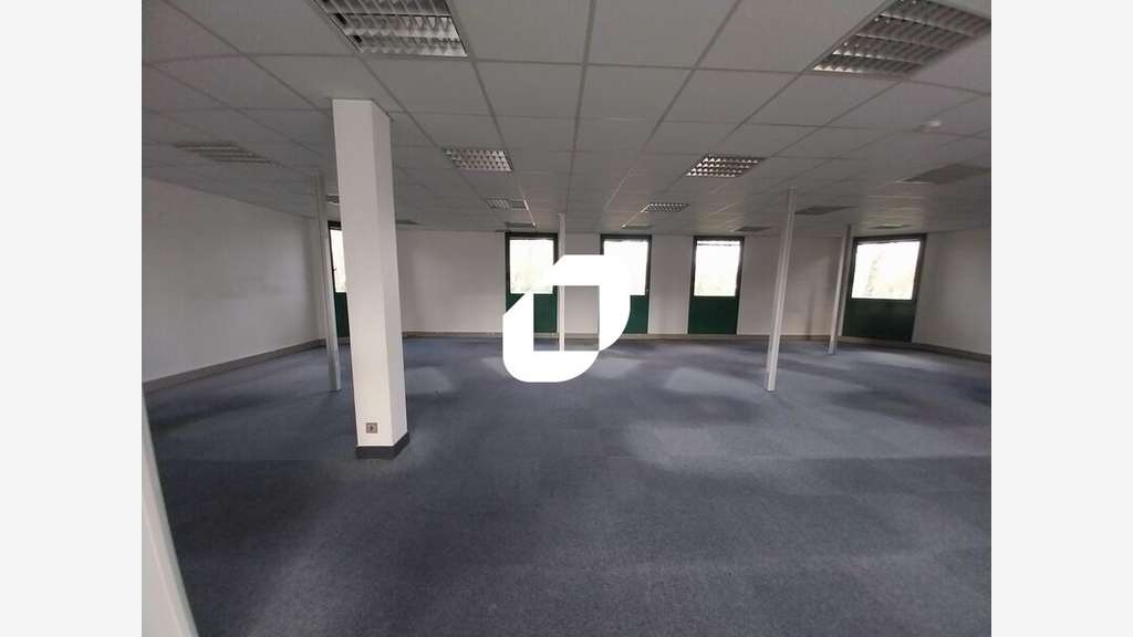 A louer Bureaux 206m² Trappes