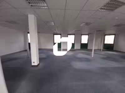 A louer Bureaux 206m² Trappes