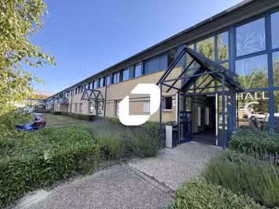A louer Bureaux 80m² Trappes