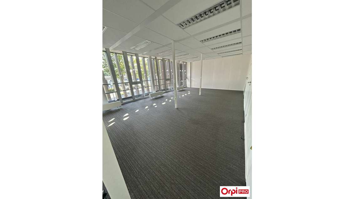 A louer bureau 12,5m² empl stratégique Trégueux