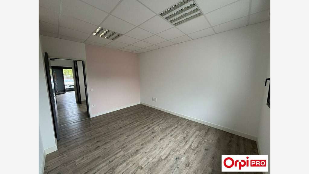 A louer bureau de 43m² Trégueux emplacement strat.