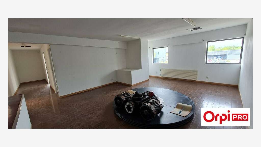 A louer bureaux 220m² empl proche RN12 Trégueux