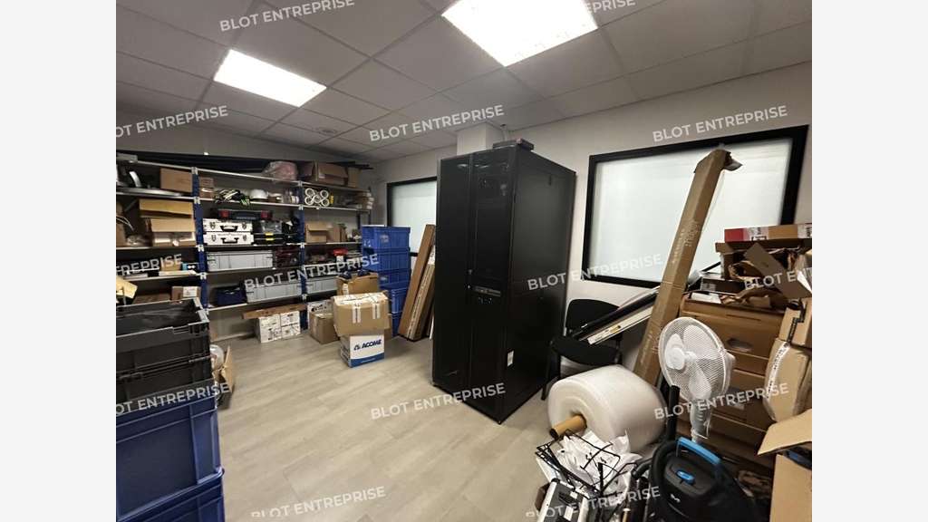 A louer bureaux 232m² à Treillières Ragon