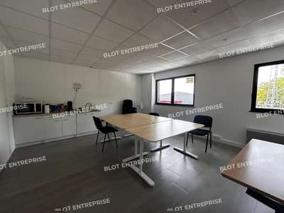 A louer bureaux 232m² à Treillières Ragon