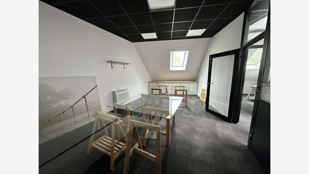 A louer bureaux 123m² R+1 à Angers Sud Est