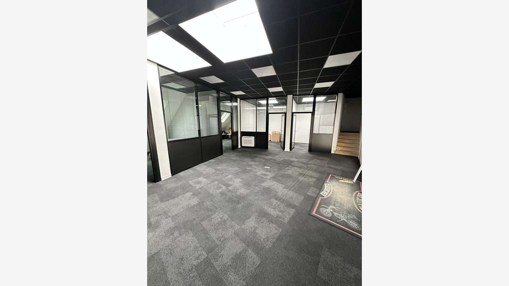 A louer bureaux 123m² R+1 à Angers Sud Est
