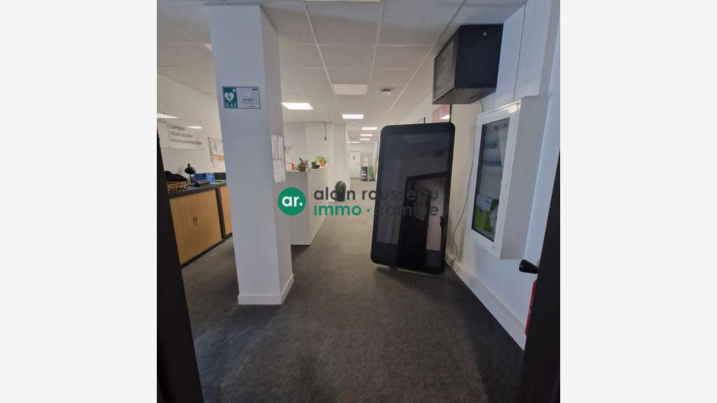 A louer bureaux divisibles de 1275m² à Trélazé