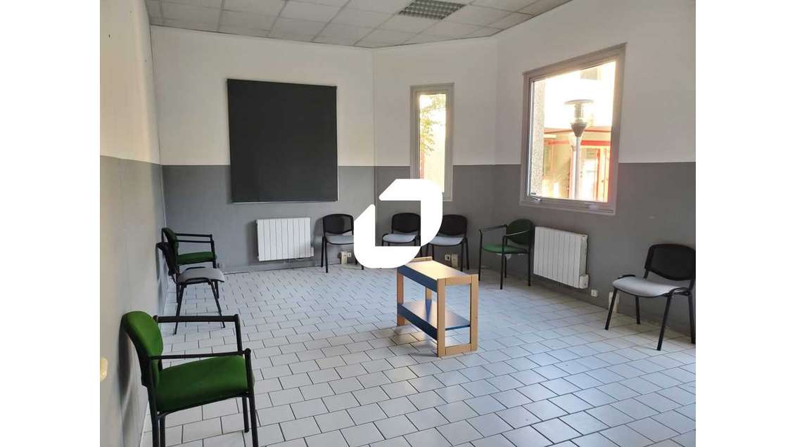 A louer Bureaux 180m² Tremblay en france
