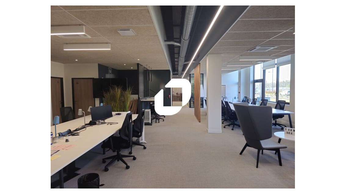 A louer Bureaux 1984m² Tremblay en france