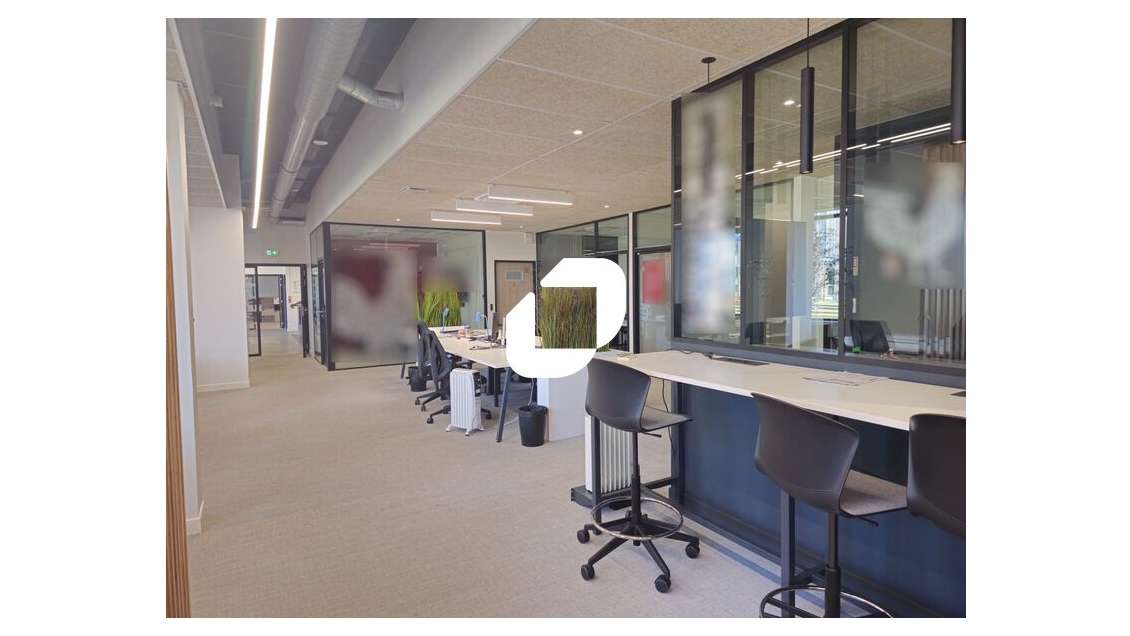 A louer Bureaux 998m² Tremblay en france