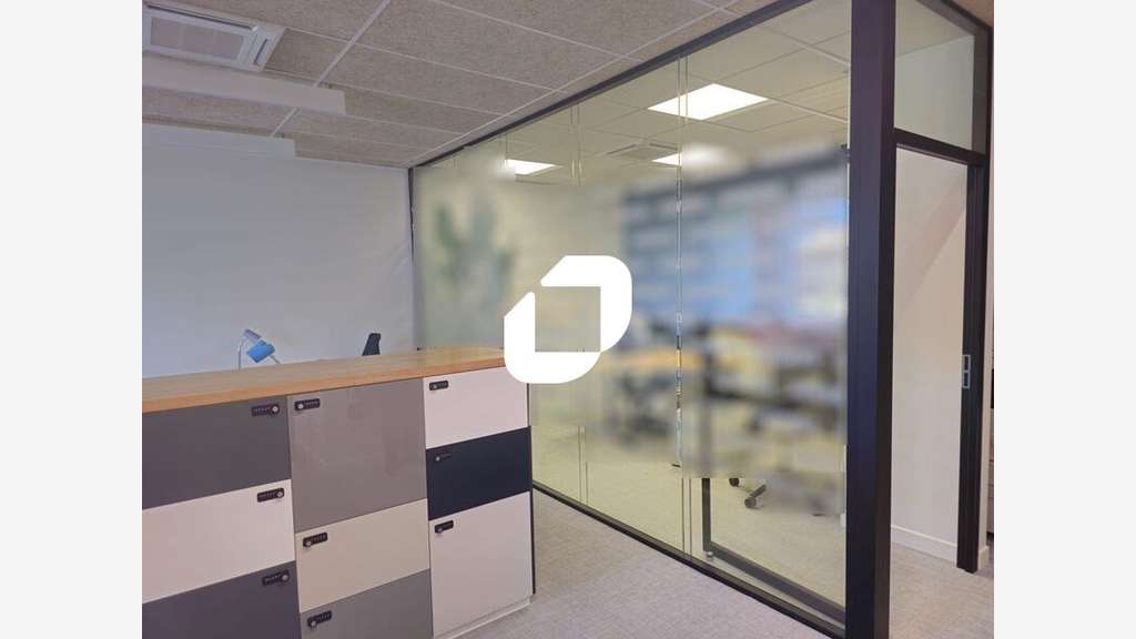 A louer Bureaux 1984m² Tremblay en france