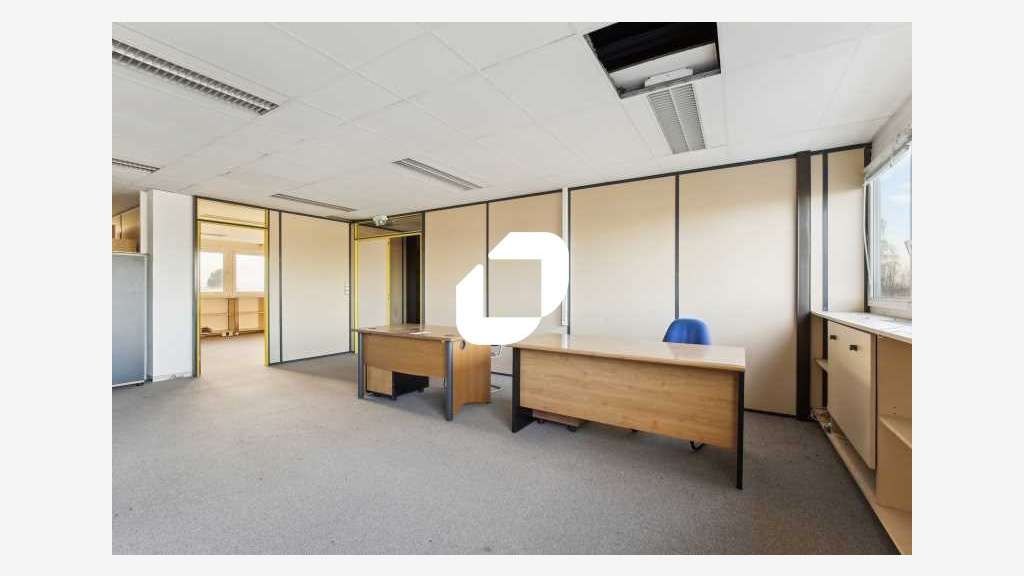 A louer Bureaux 490m² Tremblay en france
