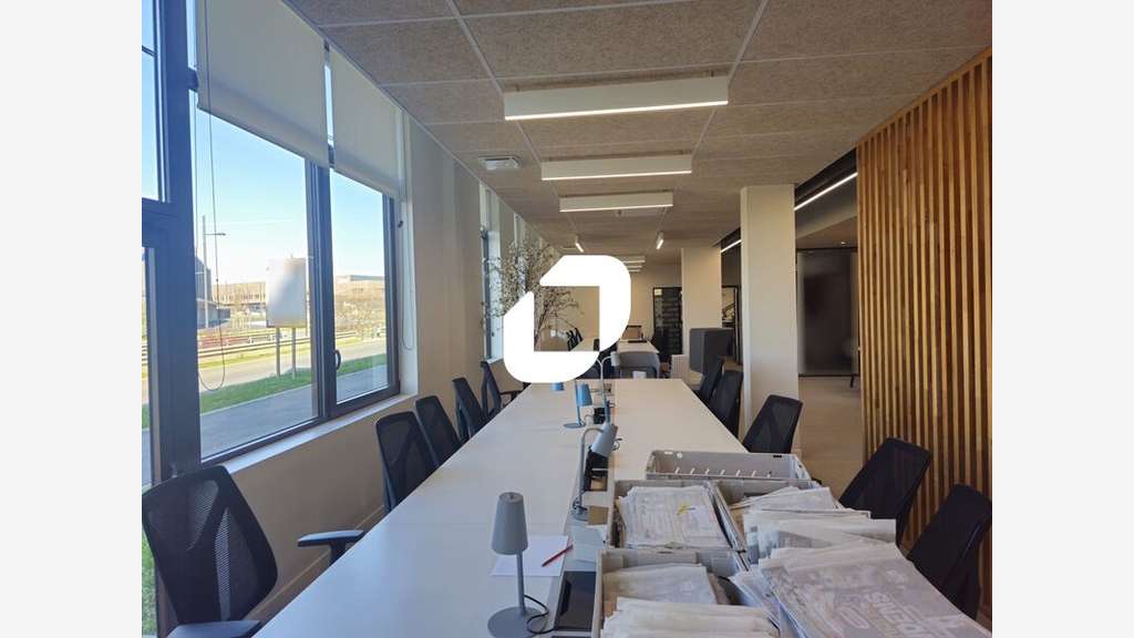 A louer Bureaux 998m² Tremblay en france